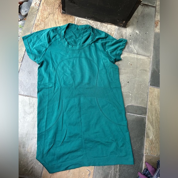 Lululemon 8 Teal Short Sleeve Athletic Top swiftly tech - Picture 1 of 2